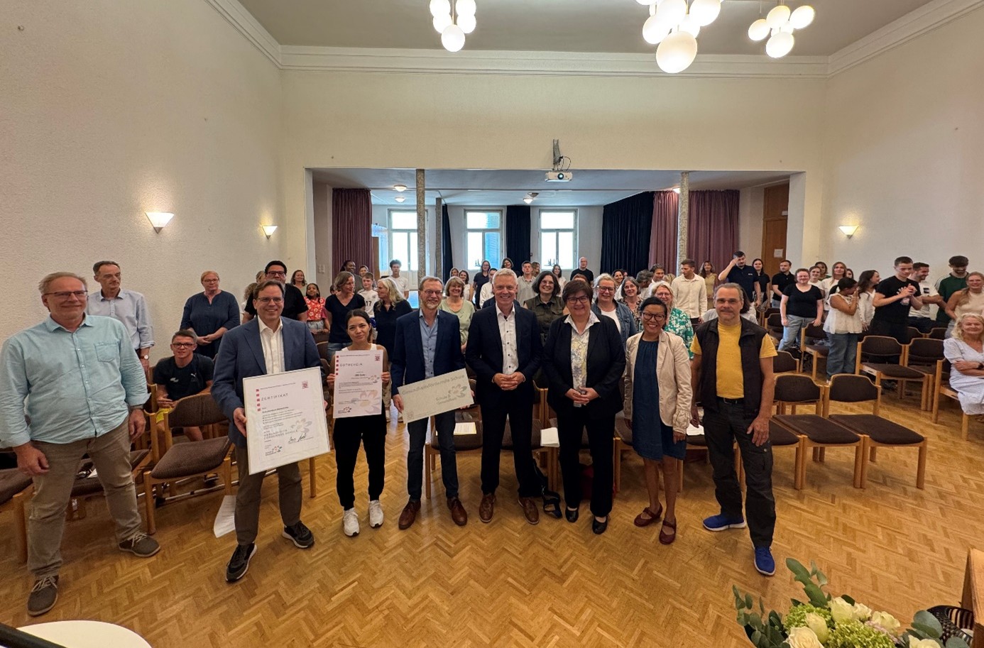 Gesund-lernen-Das-Schulzentrum-Marienh-he-in-Darmstadt-wurde-erneut-als-Gesundheitsf-rdernde-Schule-ausgezeichnet