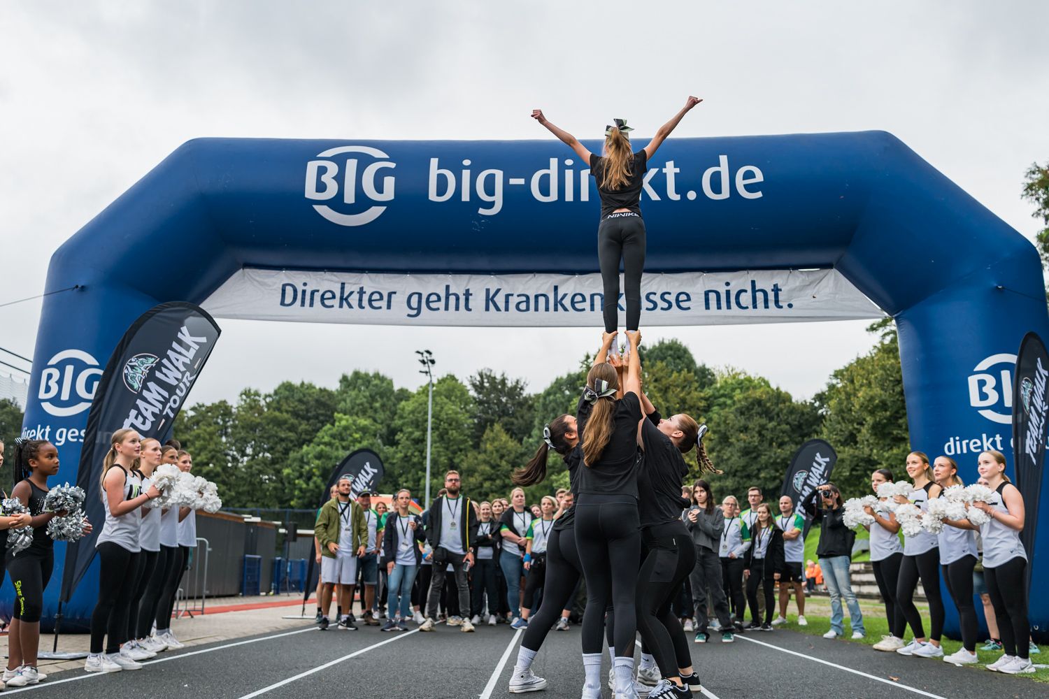 Team-Walk-D-sseldorf-Das-Wander-Event-f-r-alle-die-gerne-aktiv-sind