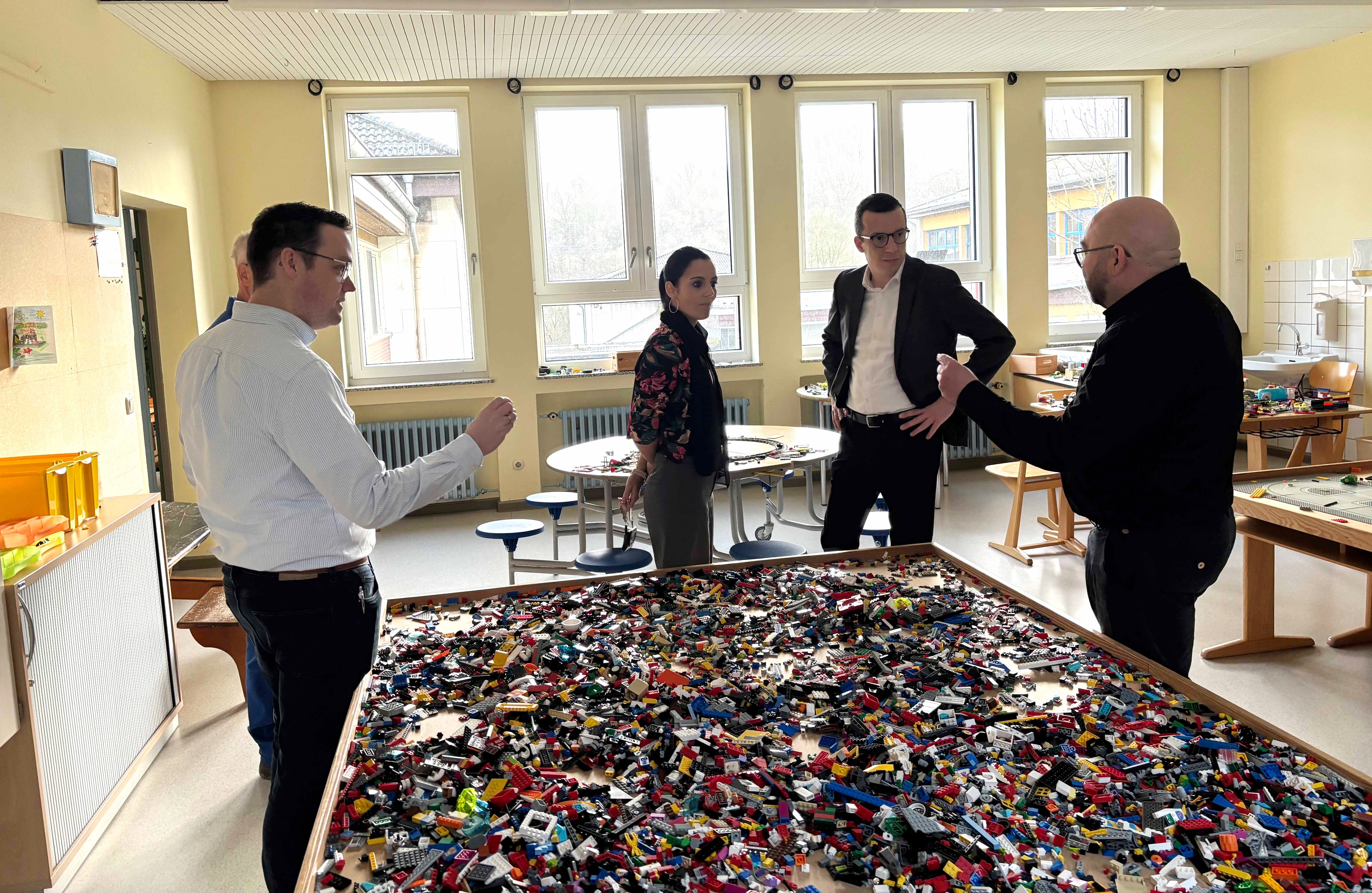 -Nur-vor-Ort-versteht-man-die-Herausforderungen-der-Schulen-