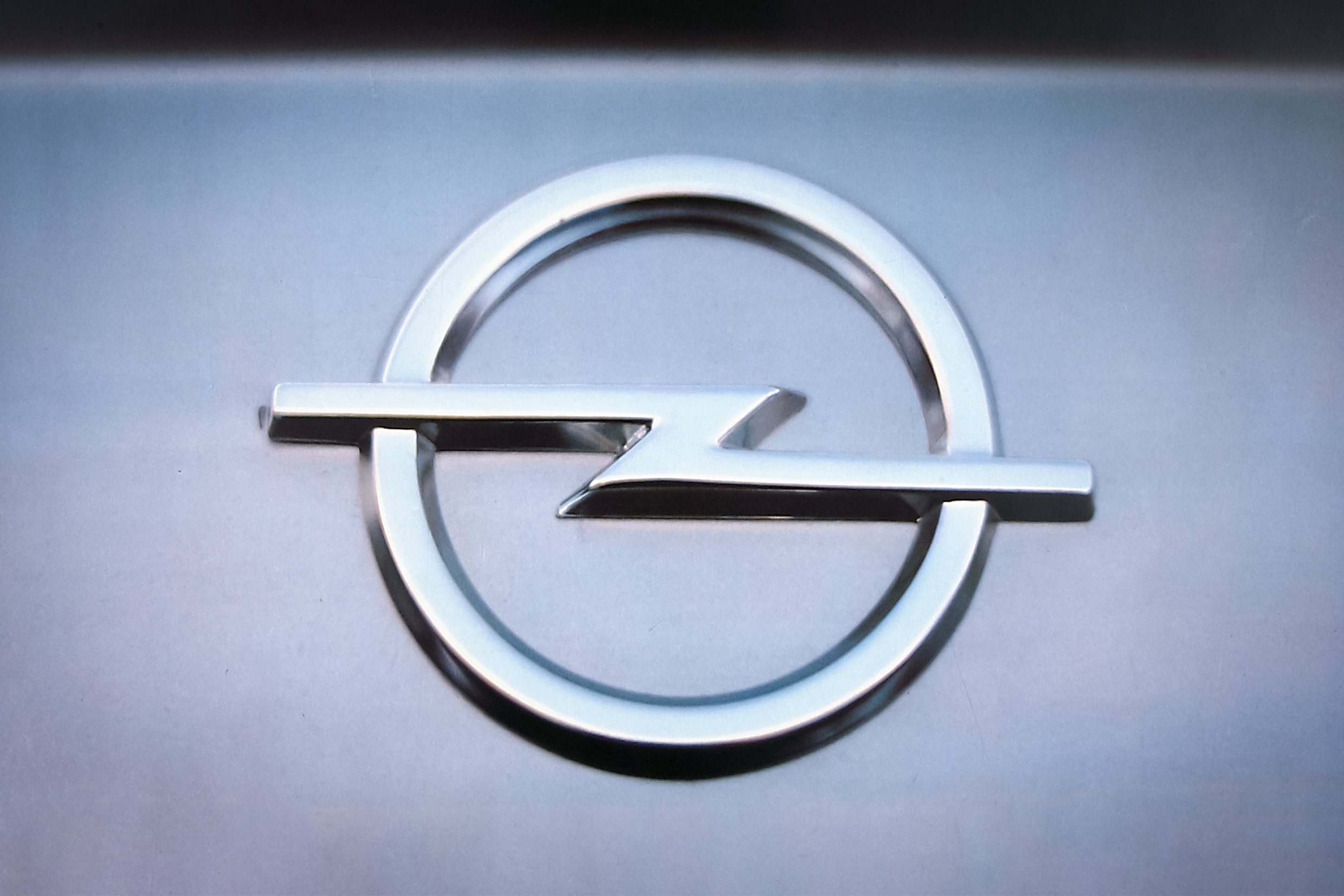 Значок опель. Opel logo 2021. Opel logo 2020. Opel 2009 New logo. Opel logo 1902.