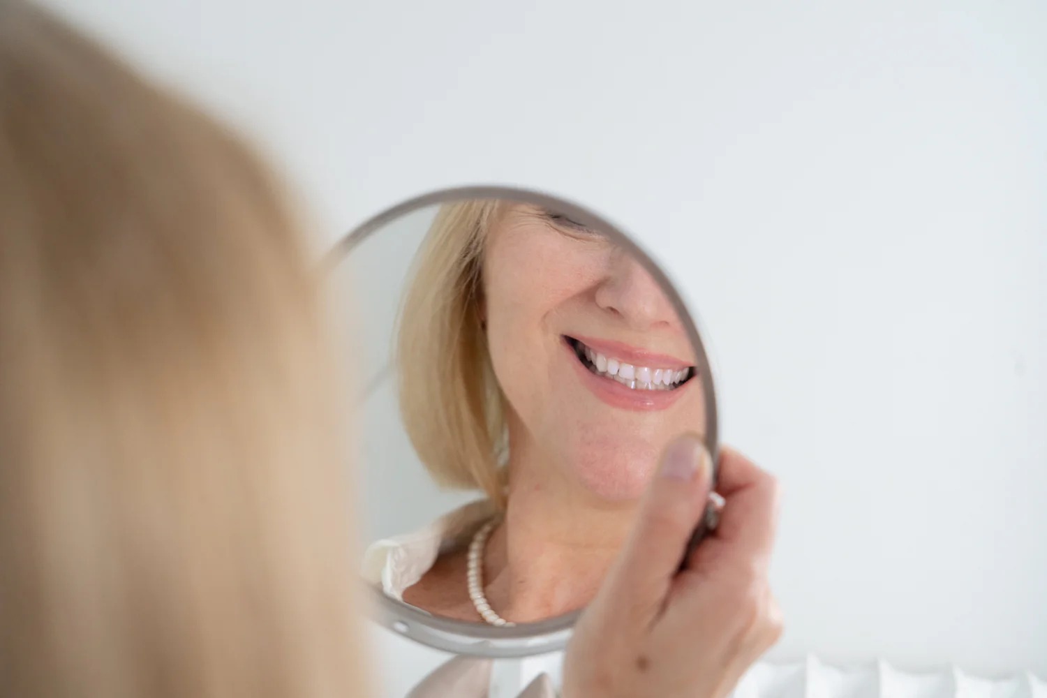 Zahnpflege-f-r-Senioren-Schonende-Reinigung-bei-empfindlichem-Zahnfleisch-und-Zahnersatz