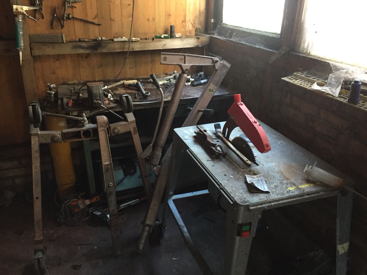 Umweltfreundliche-Schrottentsorgung-Recycling-in-Essen