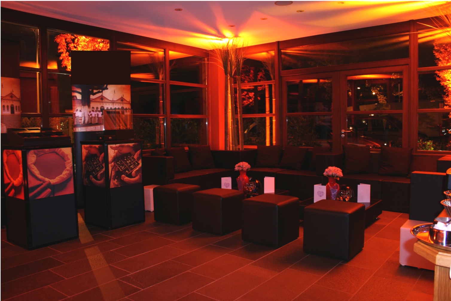 Extravagant feiern in der Zigarrenlounge, INITIATIVE auslandszeit