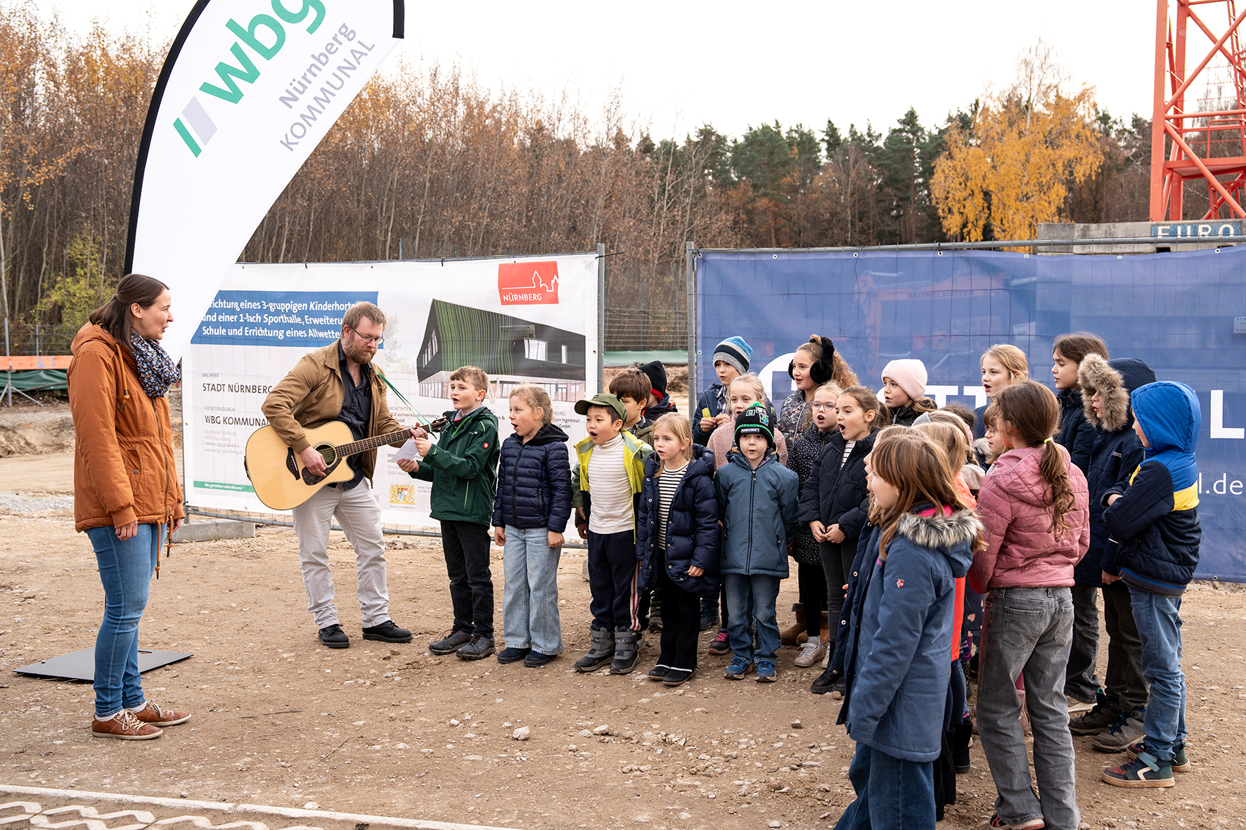 Grundsteinlegung-in-Fischbach-Neubau-Kinderhort-Sporthalle-und-Schulerweiterung-in-modernem-Gesamtkomplex