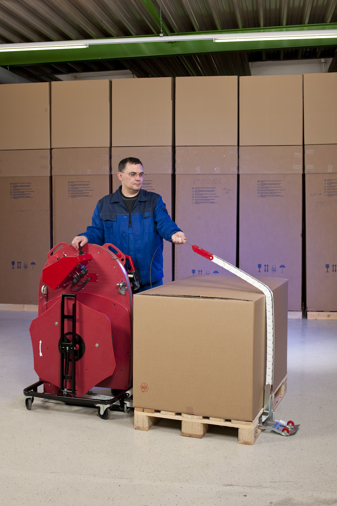 Ergonomic pallet strapping now with seal of approval, AGR e.V., Story