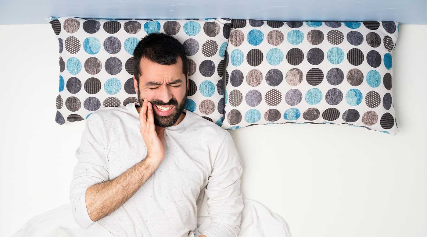 Zu-wenig-Schlaf-entz-ndetes-Zahnfleisch-Der-untersch-tzte-Zusammenhang-zwischen-Schlaf-und-Mundgesundheit