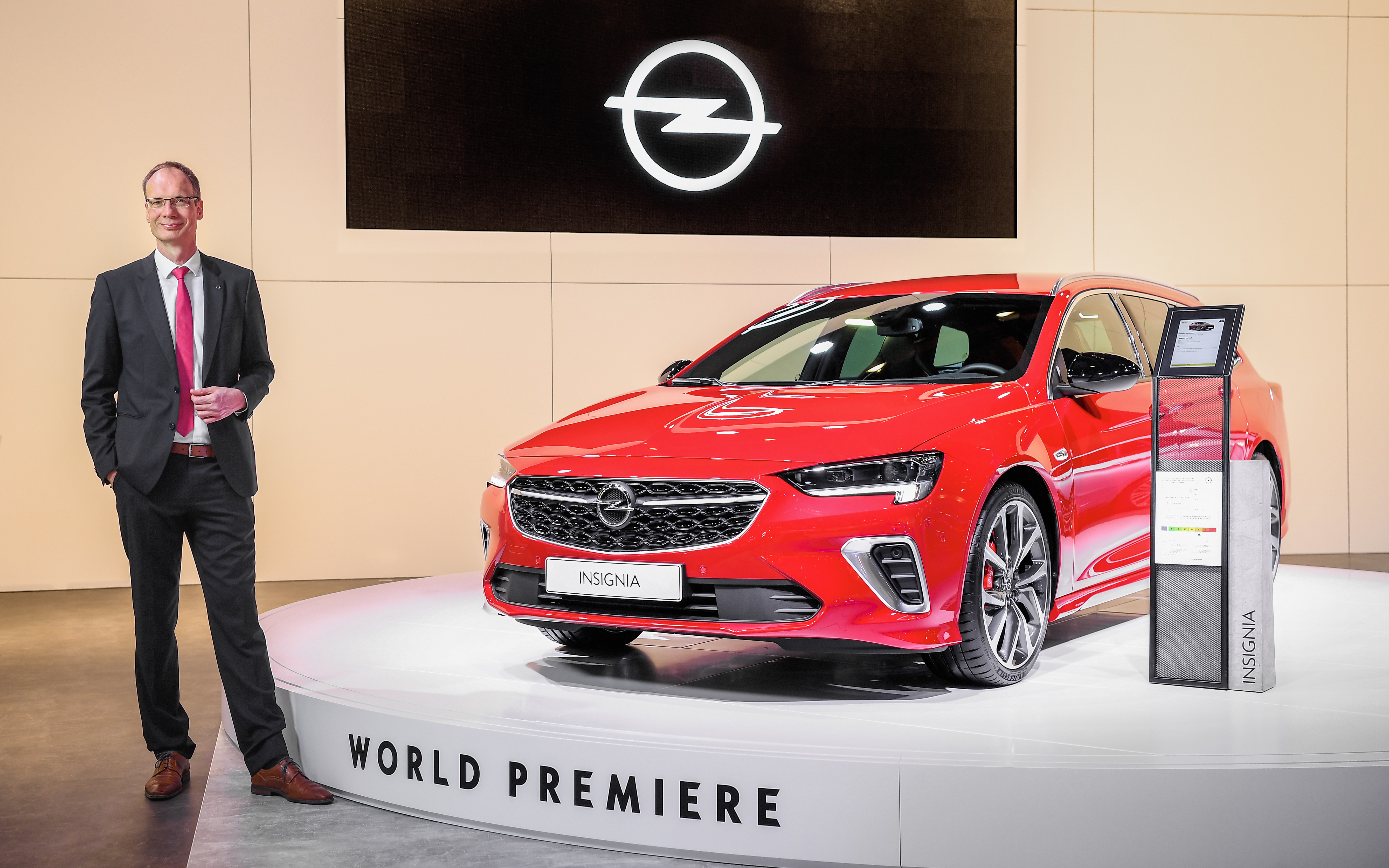 Ceo Lohscheller Opens Opel Stand At Brussels Motor Show Opel Automobile Gmbh Pressemitteilung Lifepr