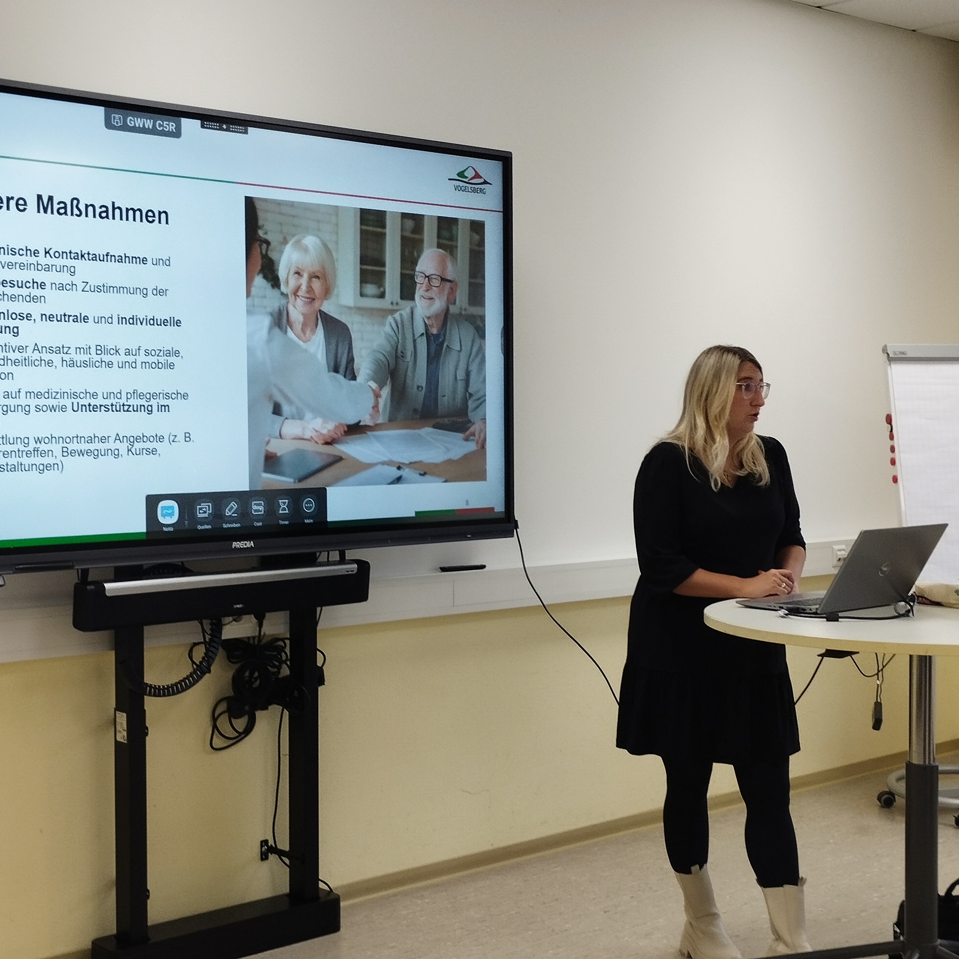 PrimA-stellt-sich-im-Seniorencafe-vor