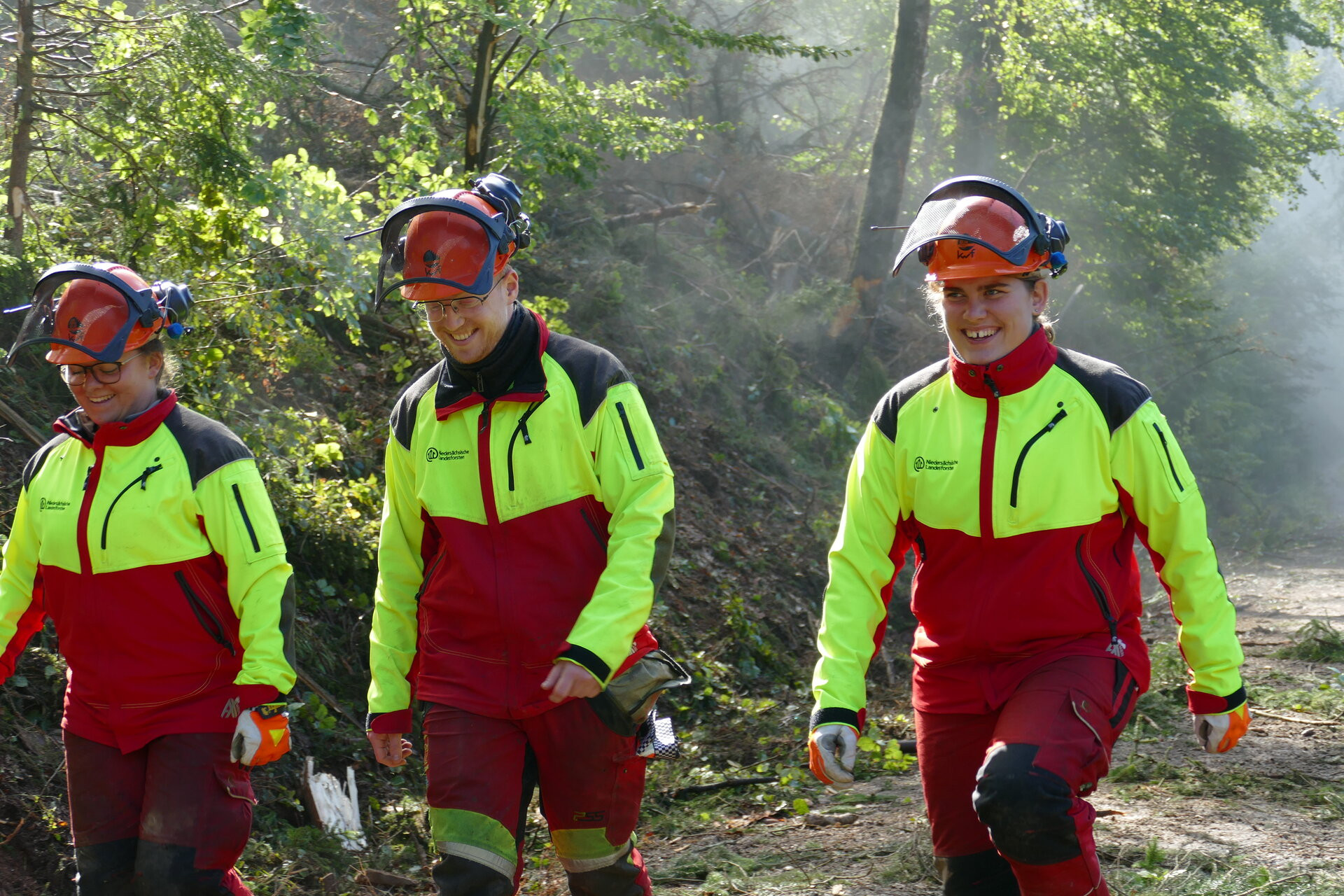 Draußen arbeiten und was Praktisches machen Sollingwälder als