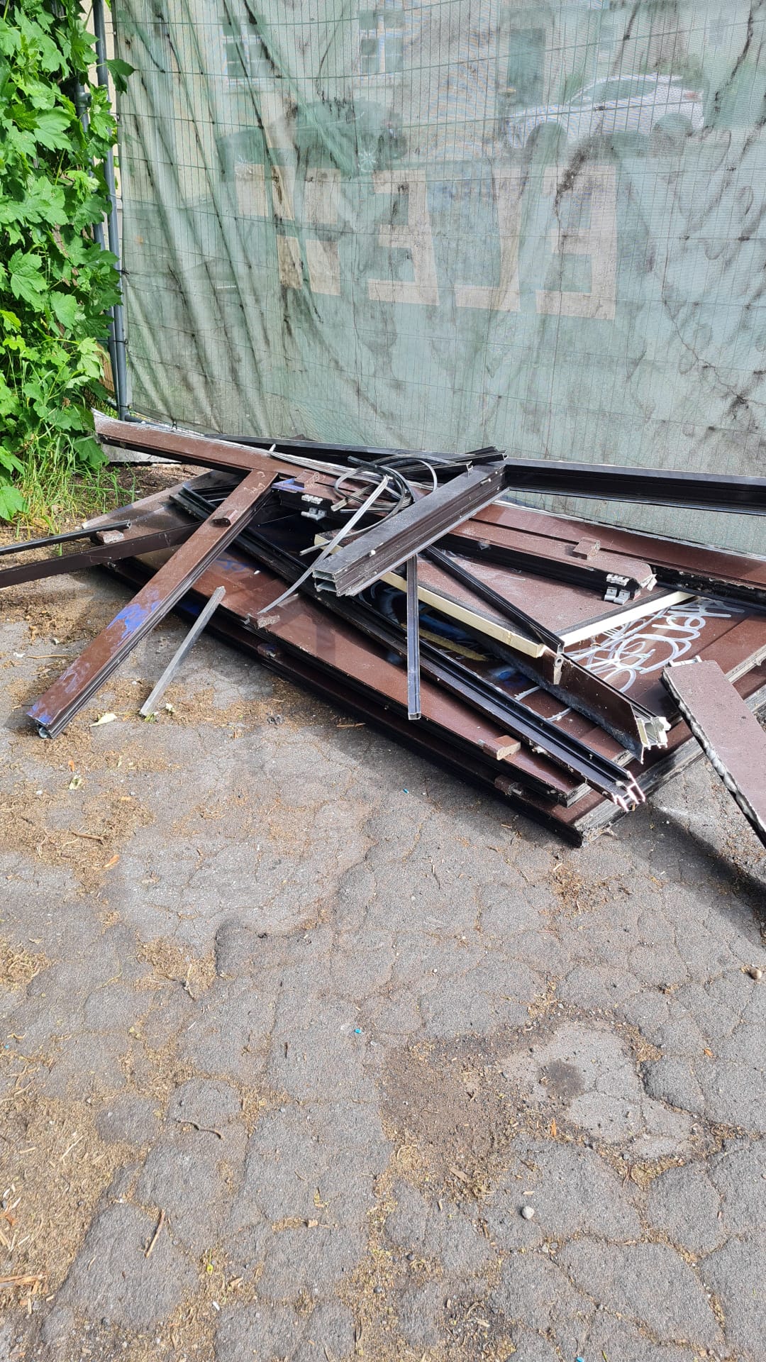 Altmetallsammler-D-sseldorf-Professioneller-Schrottankauf-Altauto-Verschrottung-in-ihre-N-he