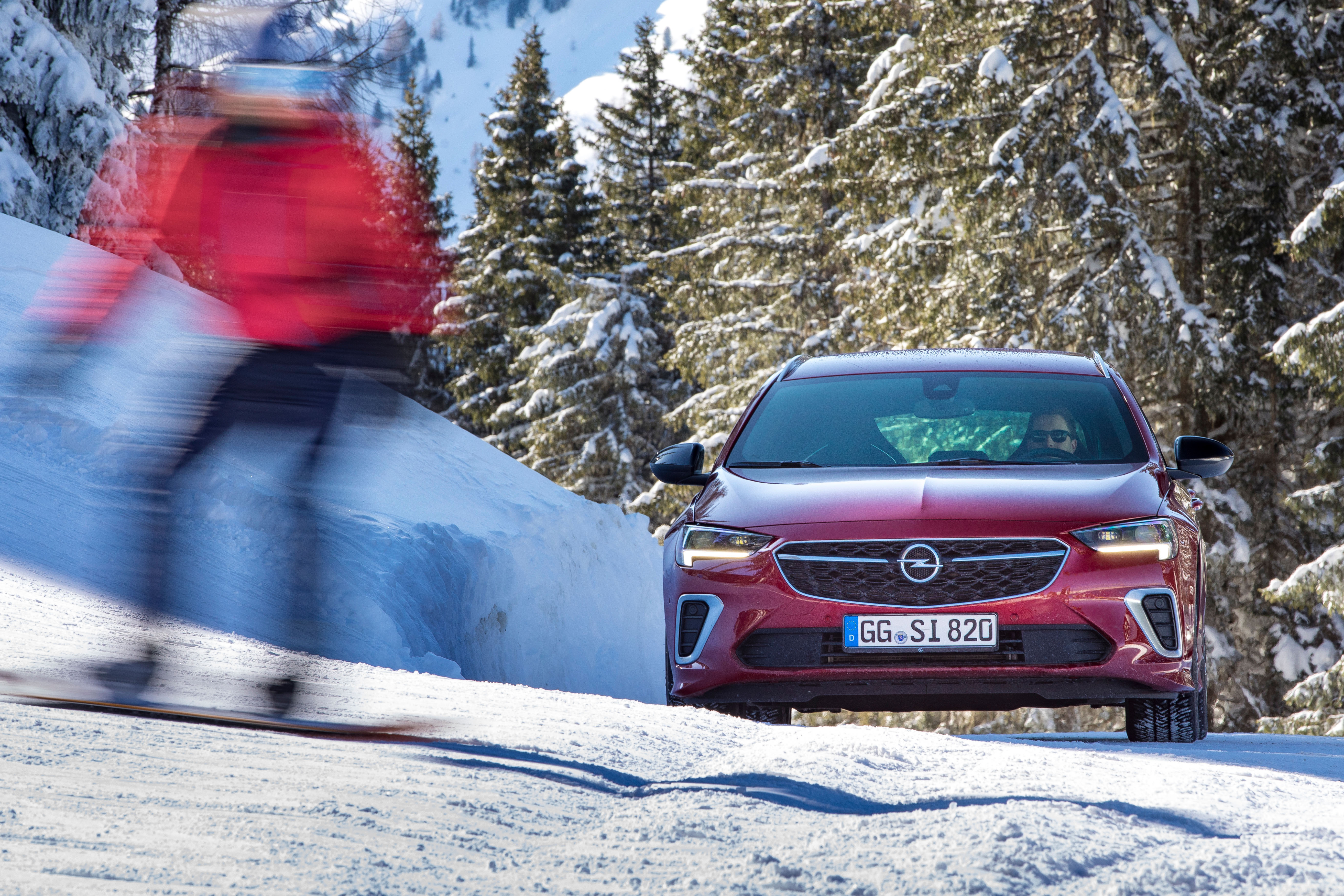 Firm Grip On All Surfaces New Opel Insignia Gsi With Advanced Awd Opel Automobile Gmbh Pressemitteilung Lifepr