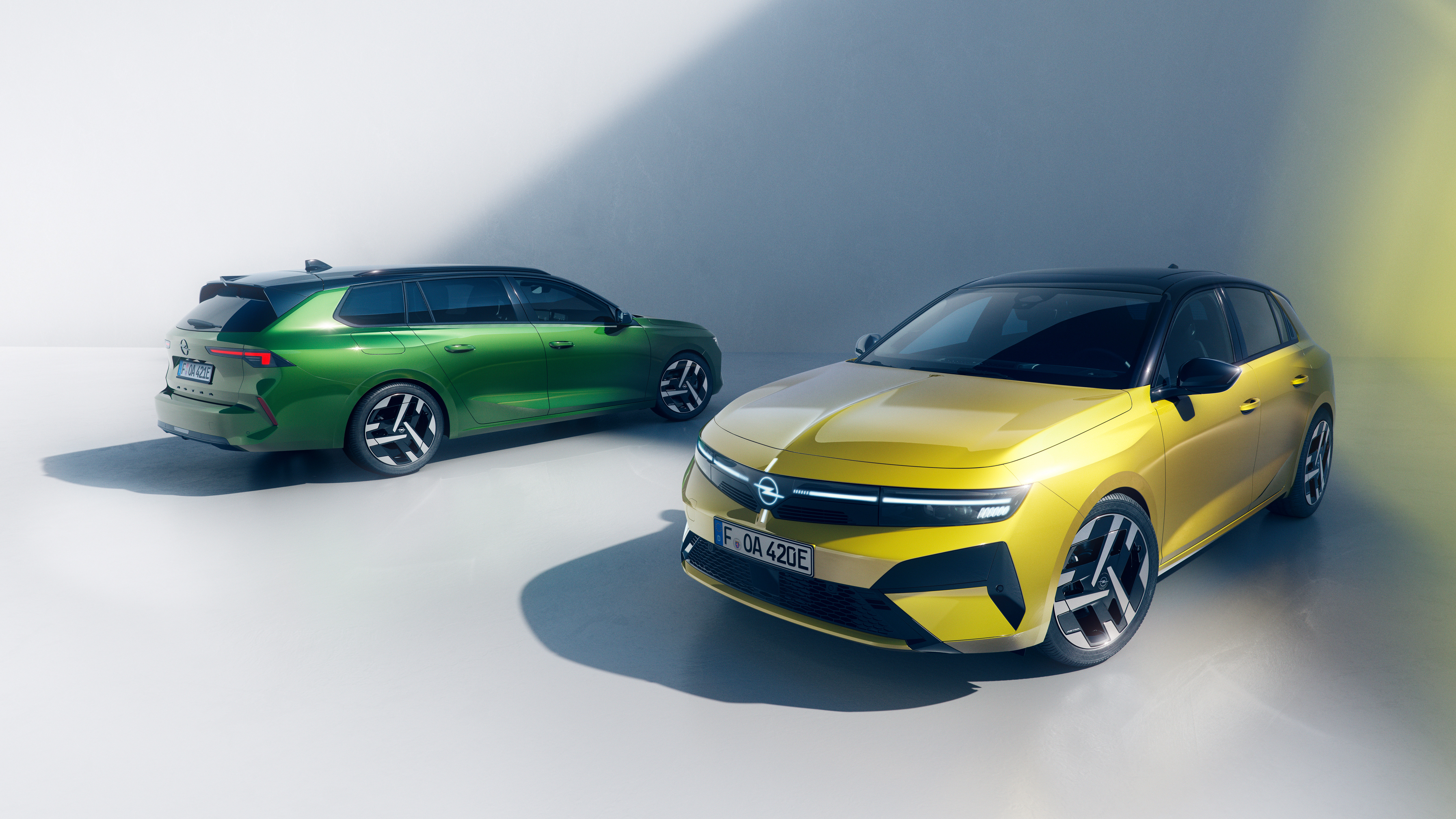 Shines-in-New-Light-Opel-Gives-Further-Insight-into-New-Opel-Astra-and-Astra-Sports-Tourer