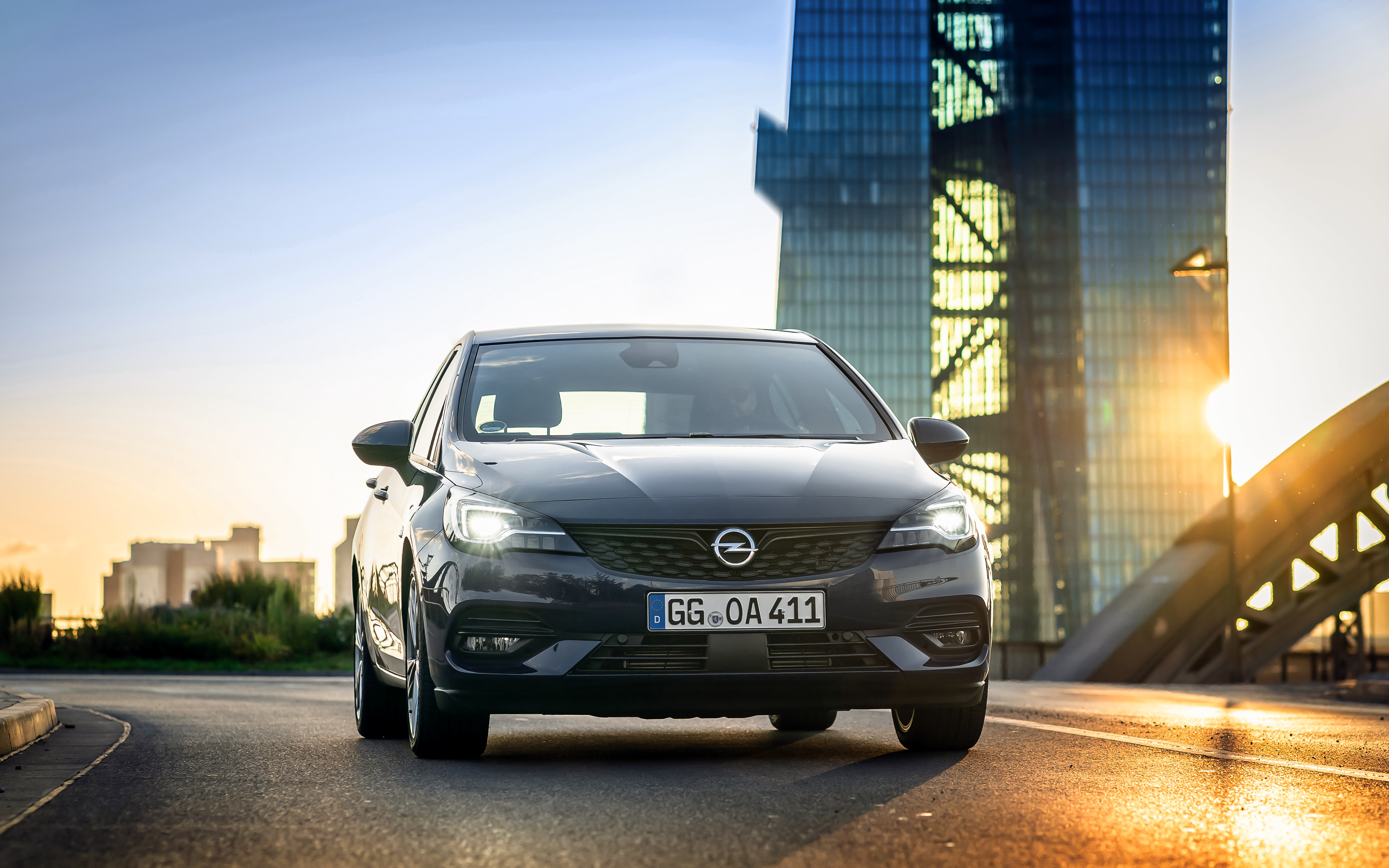 Let There Be Light: Drive Clever with Innovative Opel Headlamps, Opel
