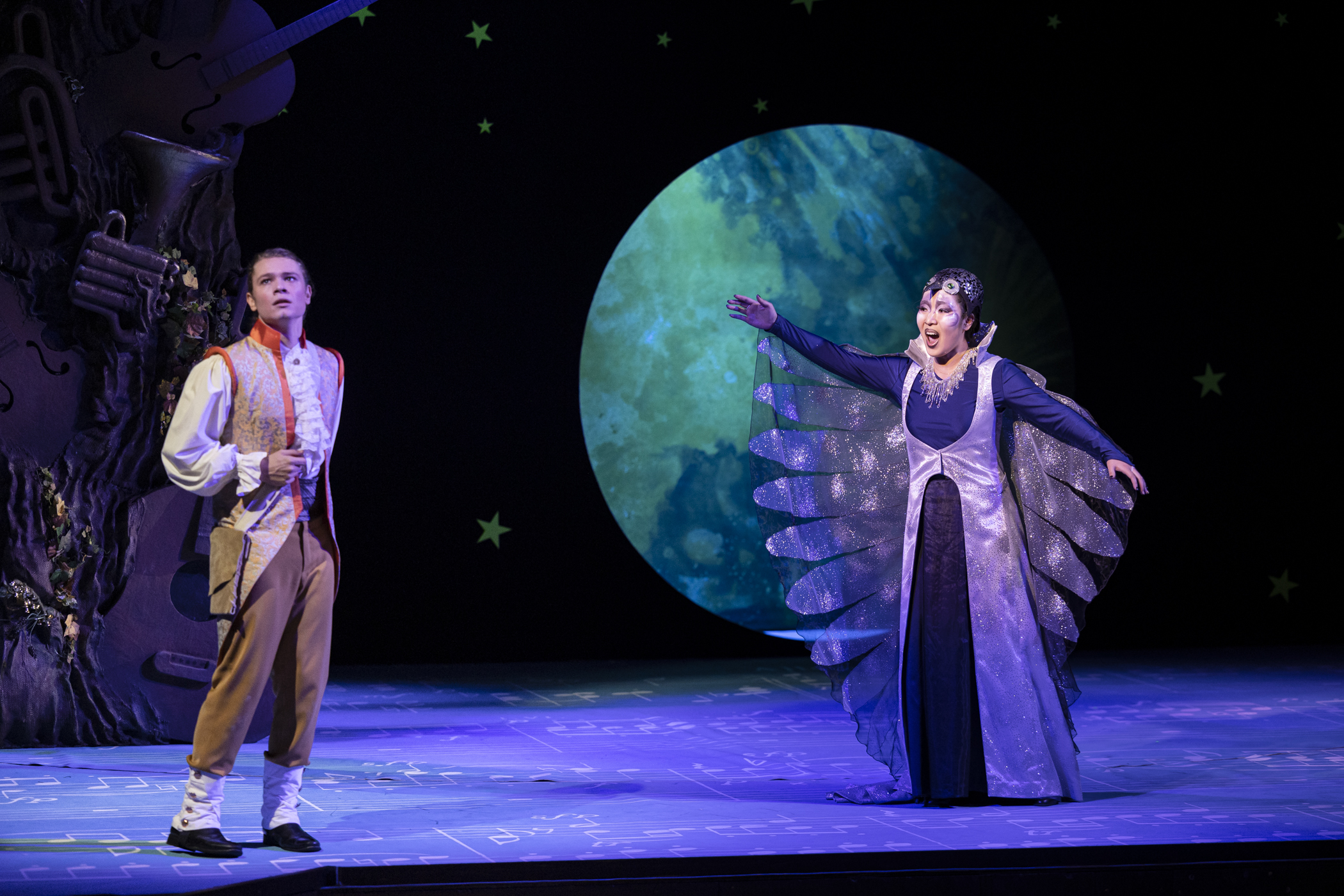 Figur Aus Die Zauberflöte 8 Die Zauberflöte feiert Opernpremiere, Erzgebirgische Theater und