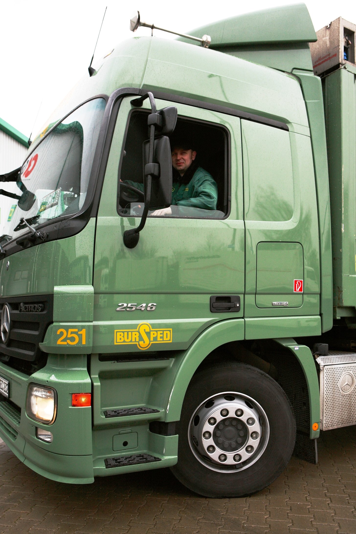 Der Fuhrpark der Firma ELKAWE fährt den Goodyear Marathon LHS II und