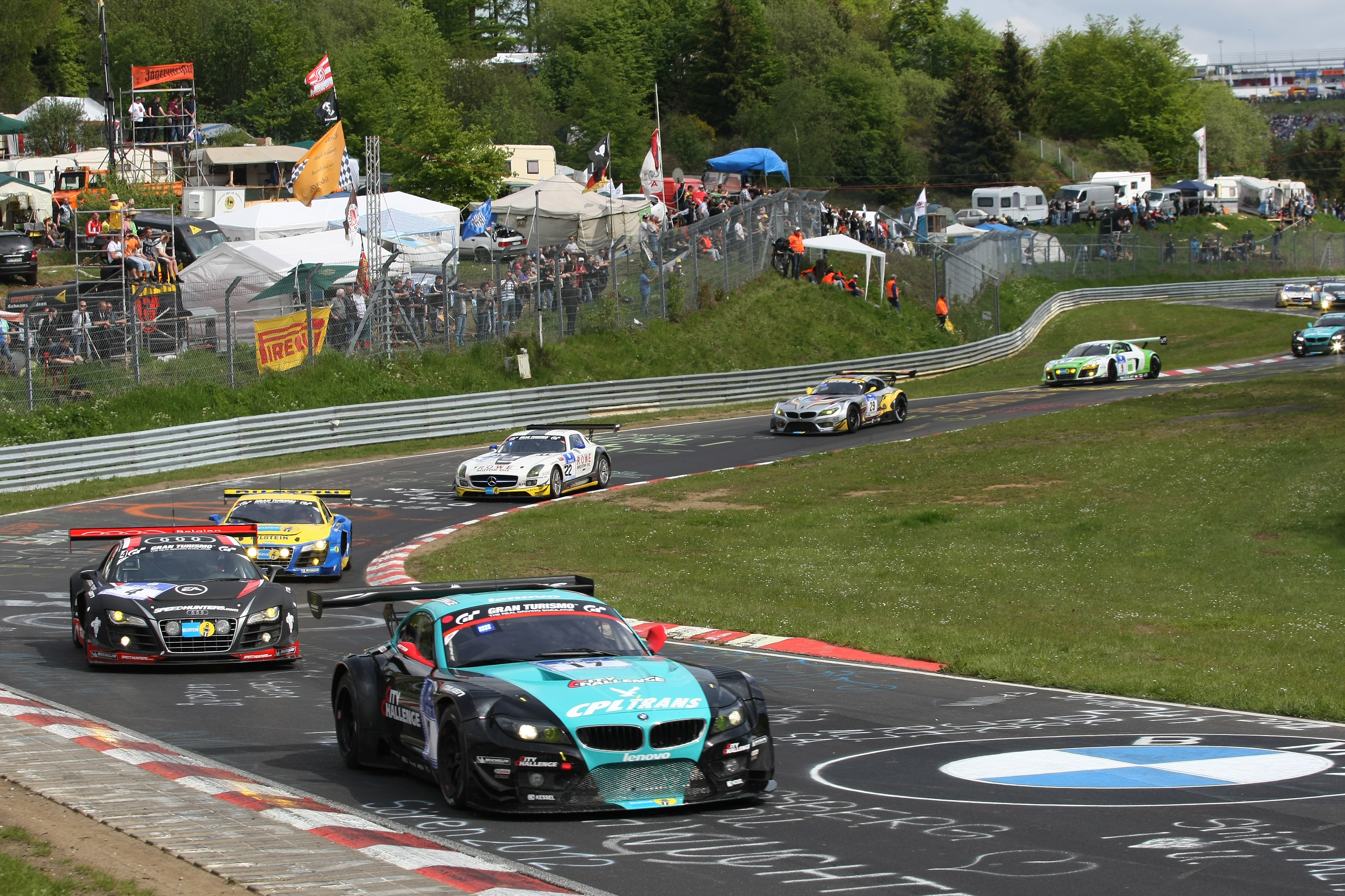 Vier Bmw Z4 Gt3 Gelingt Auf Dem Nürburgring Der Sprung In Die Top Ten Bmw Teams Erleben Höhen