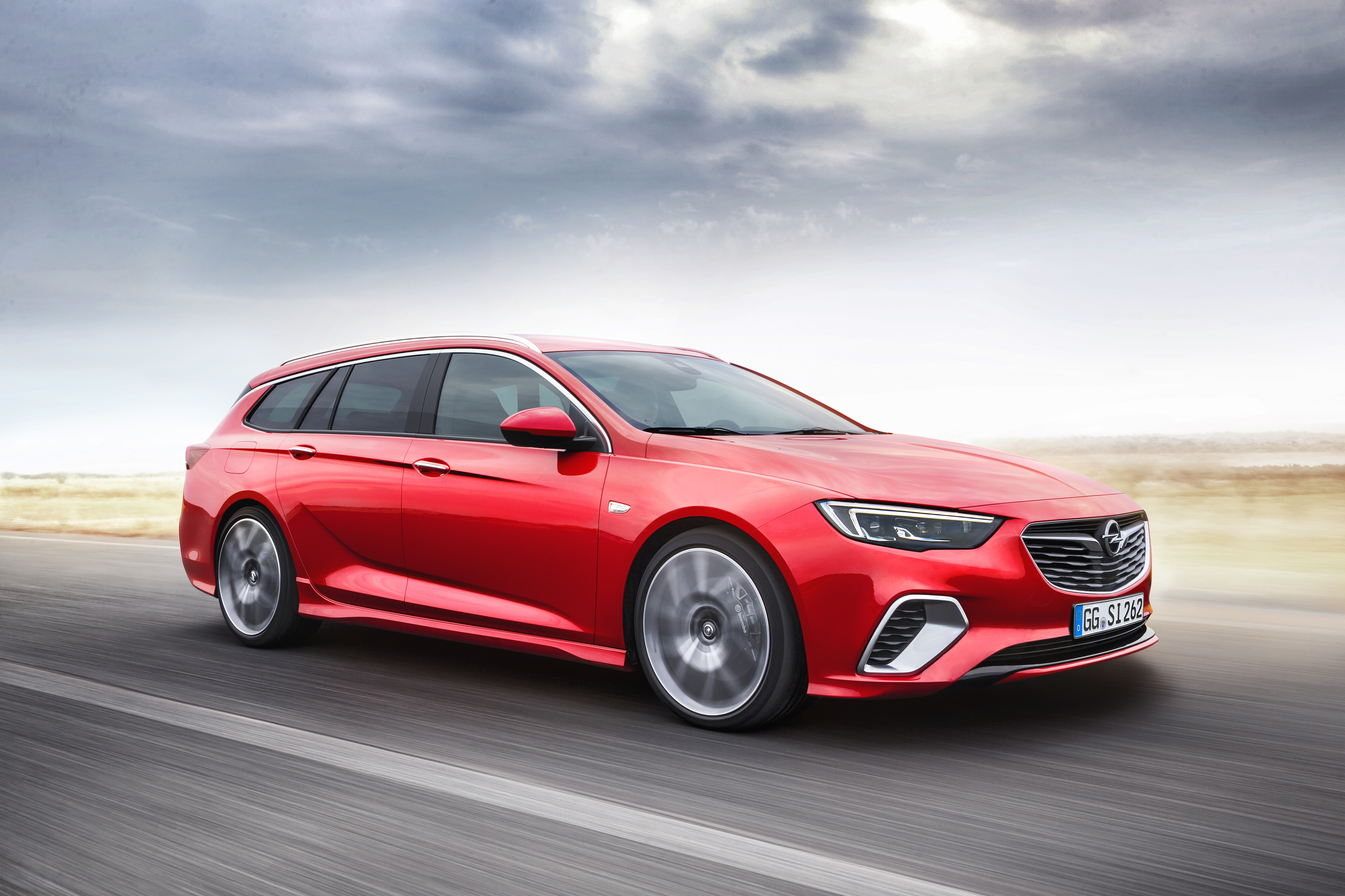 Scharf Stark Opel Insignia Gsi Sports Tourer Der Sportkombi Ohne Kompromisse Opel Automobile Gmbh Pressemitteilung Lifepr