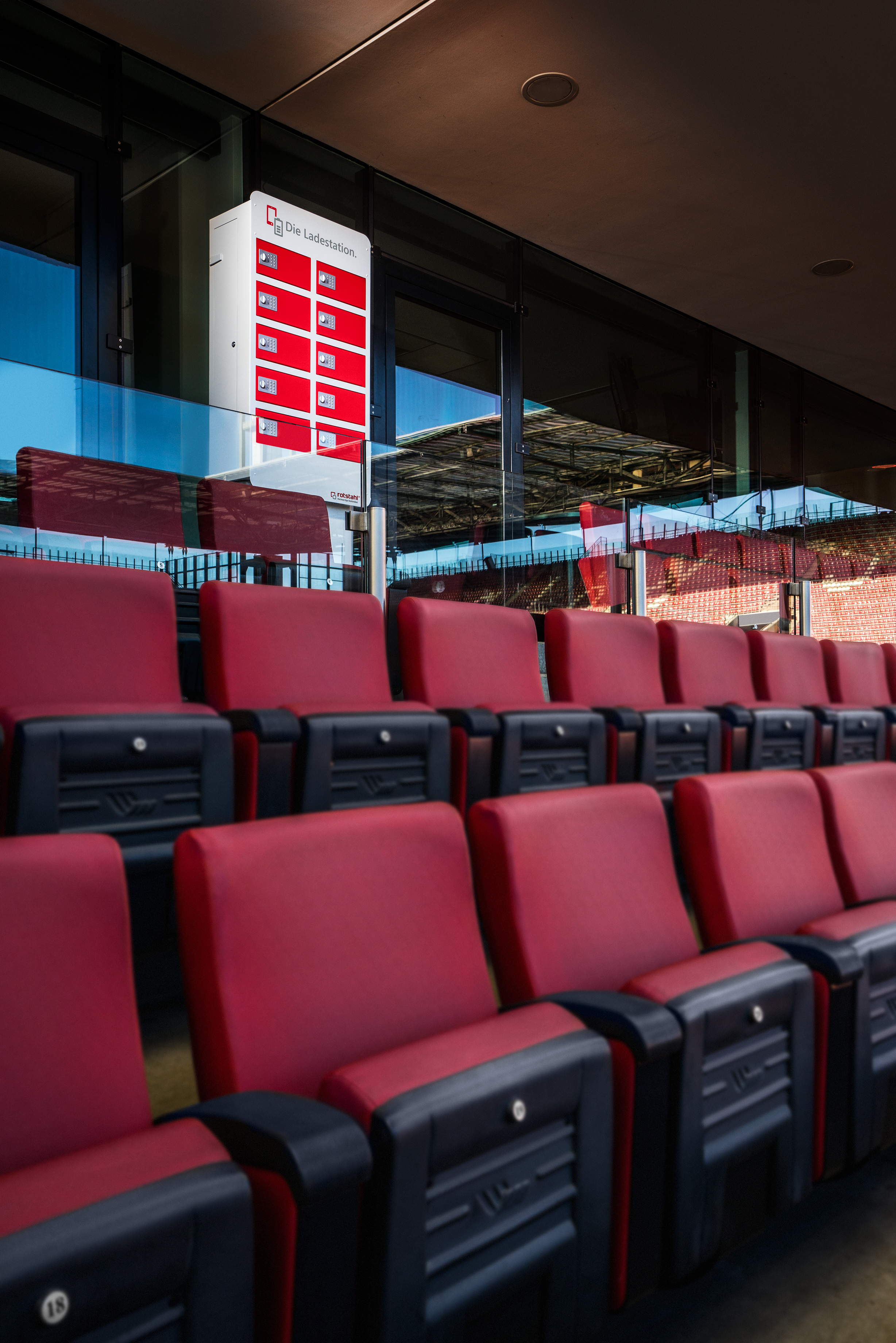 Markteinführung: rotstahl macht den Schrank zur Ladestation, rotstahl