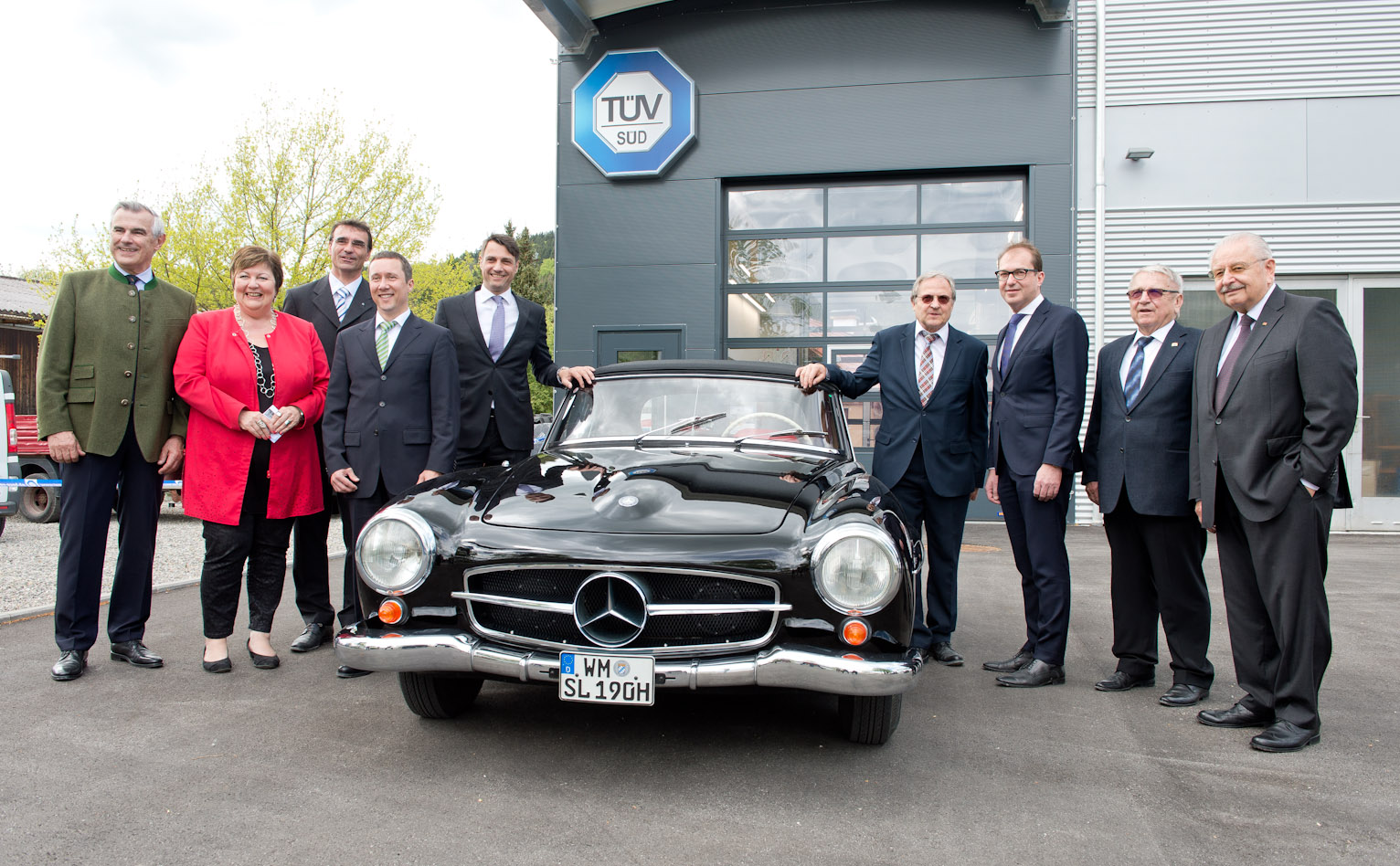 TÜV SÜD: Technik trifft Tradition, TÜV SÜD Customer Engagement and ...