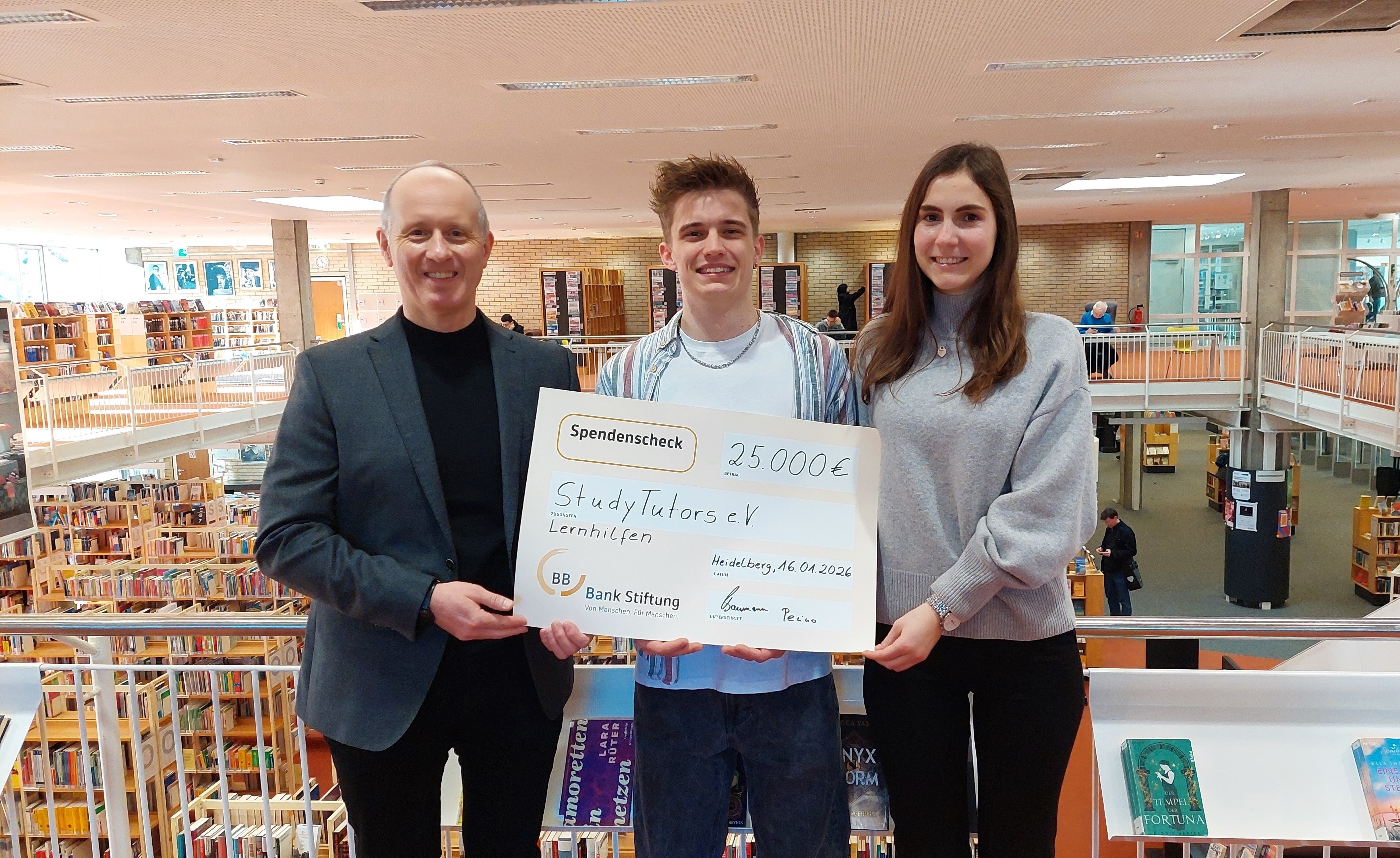 BBBank-Stiftung-spendet-25-000-Euro-an-StudyTutors-e-V-