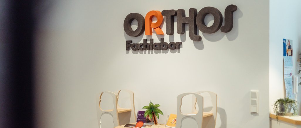 Titelbild der Firma Orthos Fachlabor für Kieferorthopädie GmbH & Co. KG