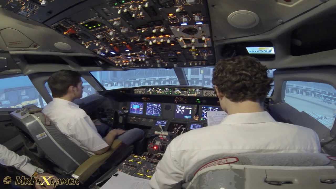 One day as a Boeing 737NG Pilot - SimInn Simulator Timelapse