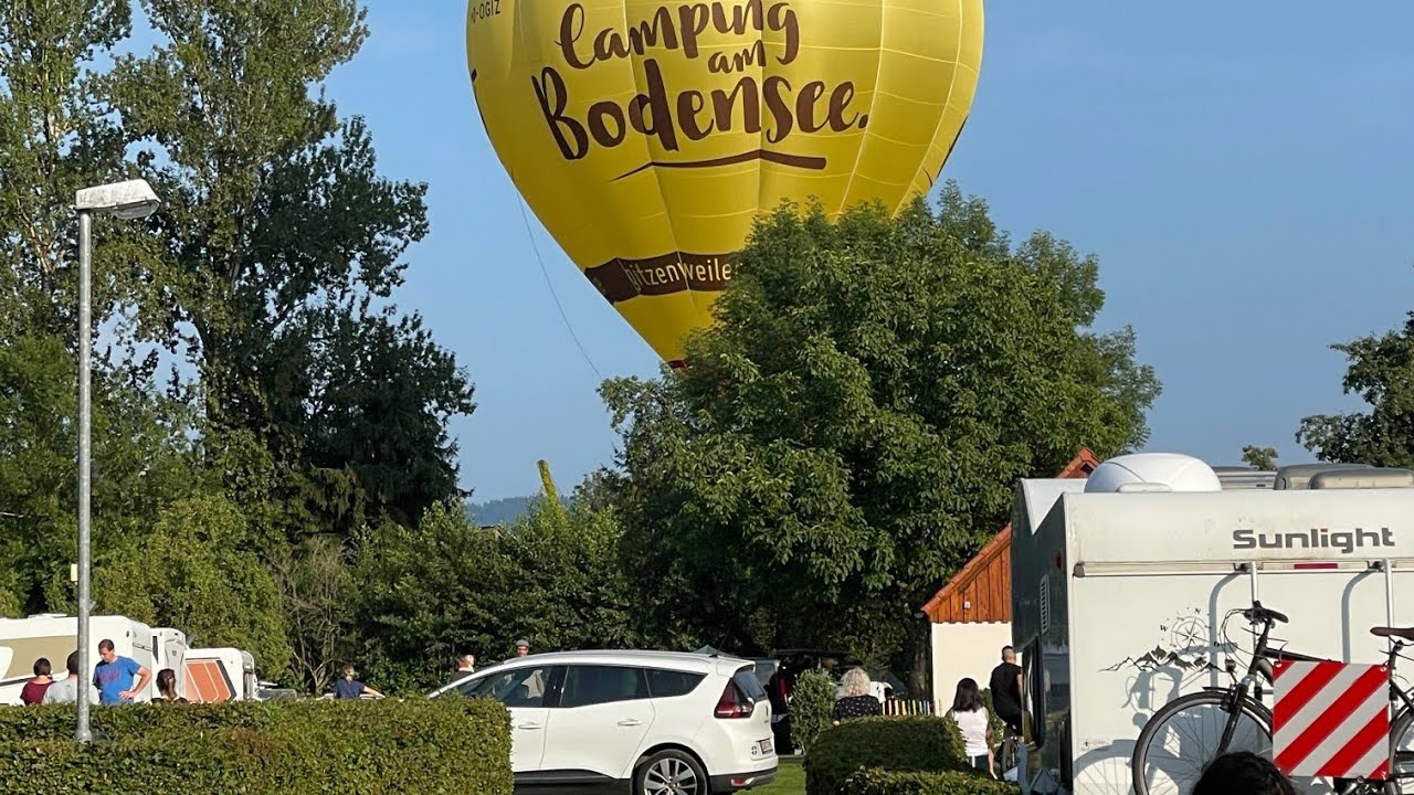 Camping 2021 Deutschland: Mit dem Gitzenweiler Hof Heißluftballon im extremen Tiefflug über den Wohnmobil Stellplatz.