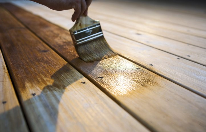 WC_Playbook_decking_GettyImages-175188856_V1.jpg