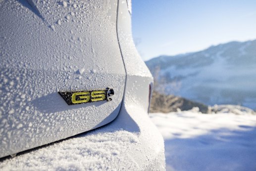 FahrspaimSchneeMitdenOpelGSe-ModellenindenWinterurlaub (5).jpg