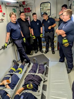 005 - Es wurde auch das Schleusen von Patienten trainiert.jpg