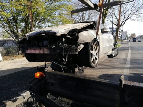 Autoverschrottung in Mülheim an der Ruhr – Schnell weg mit dem Altfahrzeug.jpg