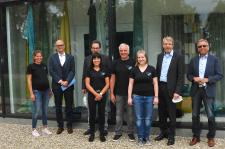 Madeleine Nedele-Gmehling, Hauptgeschäftsführer Dr. Joachim Eisert, Martina Nedele, Kreishandwerksmeister Dieter Laible, Geschäftsführer Steffen Nedele, Melanie Weimar, Präsident Harald Herrmann und Ewald Heinzelmann, Geschäftsführer der Kreishandwerkerschaft Reutlingen (von links nach rechts)