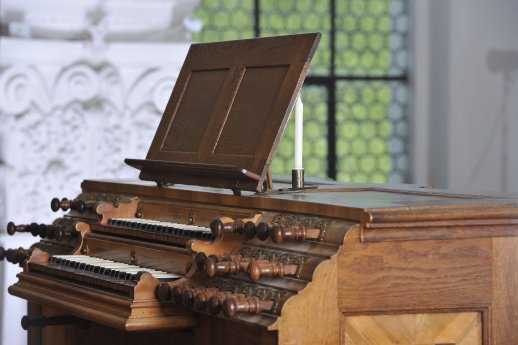 Tastatur Registerzüge.jpg