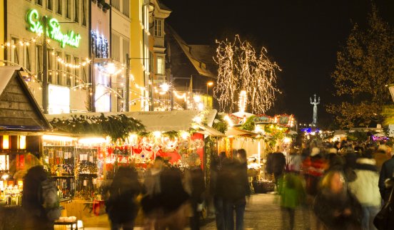 Konstanzer_Weihnachtsmarkt,_10x17_cm,_Bildnachweis_Tourist-Information_Konstanz.jpg