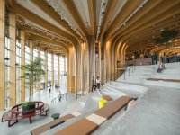 Auf der EASTWOOD 2025 zeigt Werner Frosch, Managing Director Henning Larsen Germany, anhand des Projekts „World of Volvo“, wie Daten durch digitale Werkzeuge und parametrisches Entwerfen zur Generierung der Gestalt beitragen.