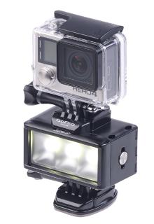 Somikon Unterwasser-LED-Licht für Action-Cams FVL-360.uw, 360 lm, 3 W, 900 mAh-Akku, IPX8