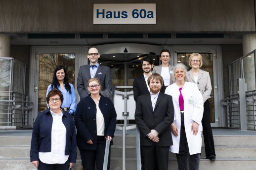 Ministerin Petra Grimm-Benne informiert sich zum Broad Consent_Rinka_UMMD.jpg