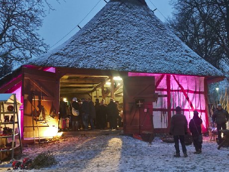 wintersonnenWERKE im historischen Ambiente des Freilichtmuseums(c) Freilichtmuseum Schwerin Mueß.jpg