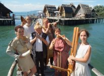 Musizieren wie vor über 3.000 Jahren in den Pfahlbauten Unteruhldingen.