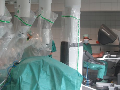 Asklepios Klinik Altona_da Vinci XI_OP-Saal_Implantataion eines Reflux-S....jpg
