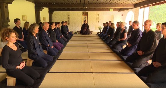 Wainando_Deutschland_Zen-Kloster%20im%20Allgaeu_Meditation.jpg