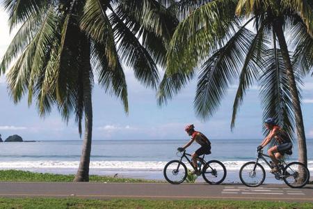 Radeln am Strand von Costa Rica
