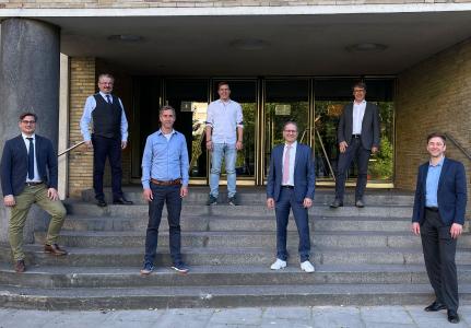 Das Leitungsteam der neuen Hanse-Vereinigung der Freikirche der Siebenten-Tags-Adventisten, (v.l.n.r.) Axel Schröder (Finanzvorstand), Dragutin Lipohar (Kommunikation und Gemeindeaufbau), Alexander Vilem (Vizepräsident und Adventjugend), Bastian Bak (Adventjugend), Dennis Meier (Präsident), Erhardt Dan (Kommunikation und Gemeindeaufbau) und Jan Kozak (Vizepräsident)
