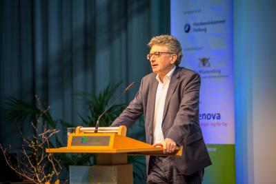 Freiburgs Oberbürgermeister Dr. Dieter Salomon eröffnete die elfte Gebäude.Energie.Technik 2018