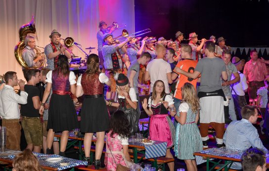 Oktoberfest Wunderland Kalkar - De Meulenbloazers.jpg