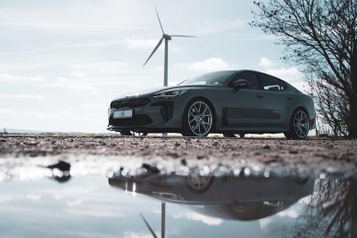 Barracuda meets Giacuzzo: Inferno-Felgen am veredelten Kia Stinger