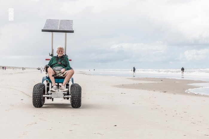 Tourist-Information auf Juist - Barrierearm Strandrollstuhl Cadweazle.jpg