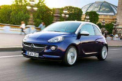 Die Opel Autoversicherungs-Flat - Sicher fahren, sicher sparen: Ab sofort bietet die Opel Bank mit dem Partner Allianz für ADAM (Bild) und Corsa die Opel Autoversicherungs-Flat für gerade einmal 24,90 Euro im Monat