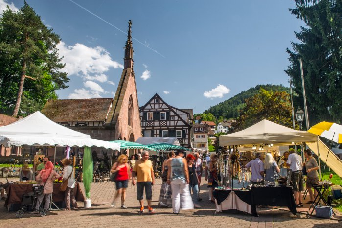 PM_1_Herrenalber Kunsthandwerkermarkt am Pfingstwochenende.jpg