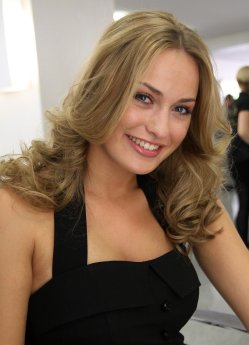 Miss Germany 2010 Anne Julia Hagen mit HAIR TALK_Styling von Francek.jpg